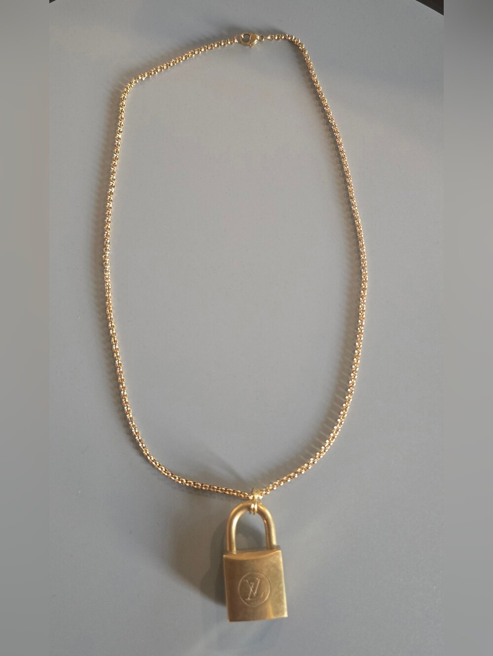 Authentic Vintage Louis Vuitton Lock On Unbranded 18k Gold Plated Necklace Chain